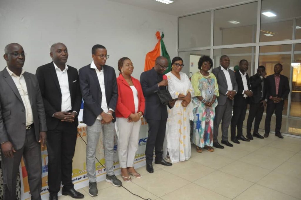 Remise officielle des attributs aux nouveaux responsables